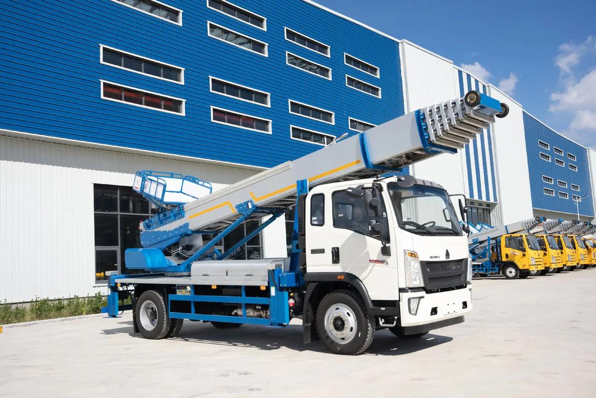 徐州云龙出租云梯车高空作业车 建筑垃圾搬运